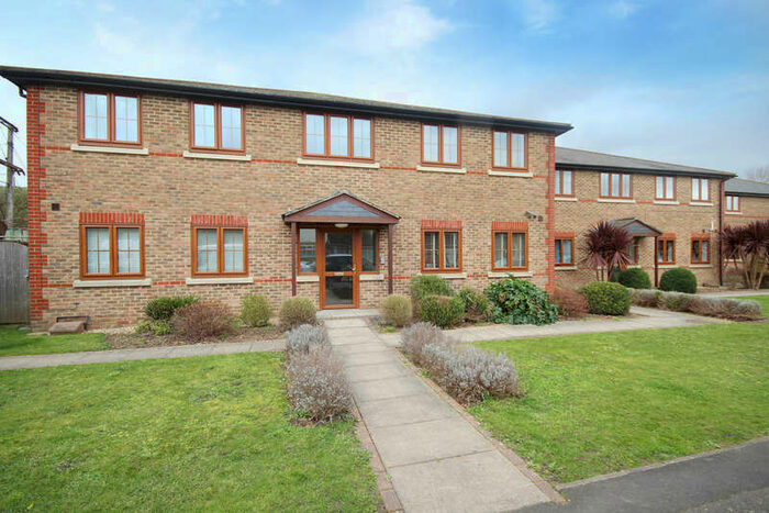 2 Bedroom Flat To Rent In Stanwell New Road, Staines-upon-thames, TW18