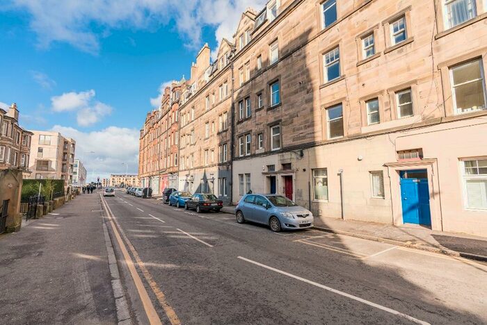 1 Bedroom Flat To Rent In St Peters Place, Viewforth, Edinburgh, EH3