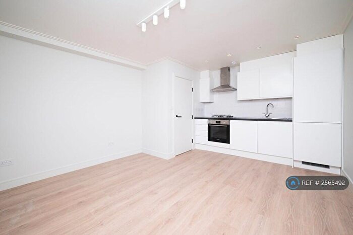 2 Bedroom Flat To Rent In Homerton High Street, London, E9