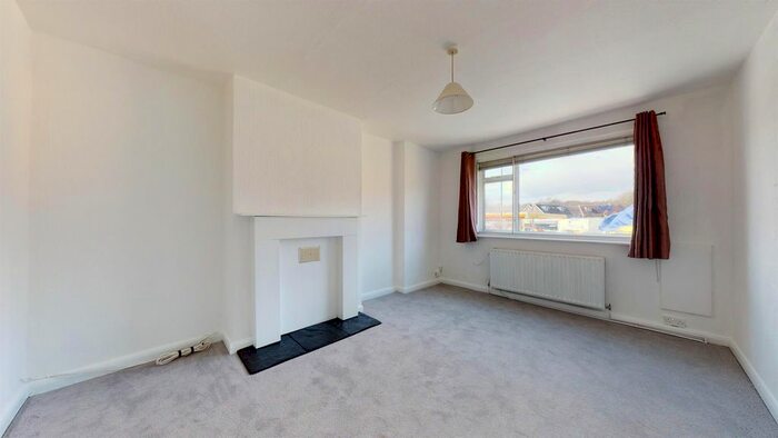 2 Bedroom Flat To Rent In The Parade, Brighton Road, Tadworth, KT20