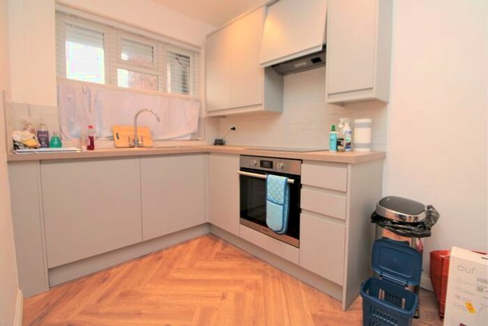 2 Bedroom Flat To Rent In Drysdale Flats, Dalston, London, E8