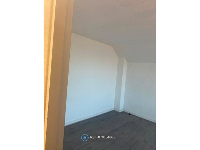 4 Bedroom Maisonette To Rent In St. Albans Road, Watford, WD24