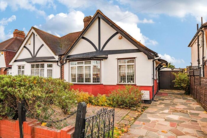 2 Bedroom Bungalow For Sale In Allerford Road, Catford, SE6