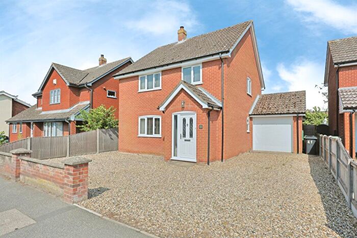 3 Bedroom Detached House For Sale In Norwich Road, Wymondham, NR18