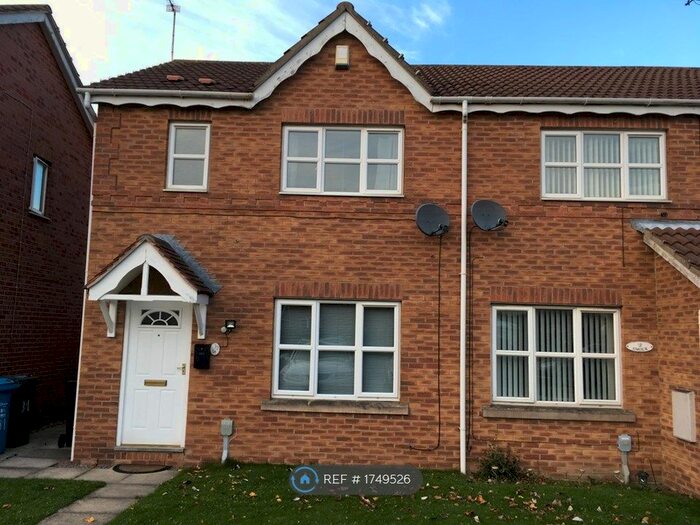 3 Bedroom Semi-Detached House To Rent In Mast Drive, Hull, HU9