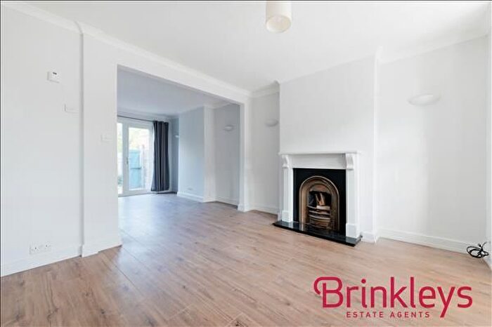 2 Bedroom End Of Terrace House To Rent In Vernon Avenue, Raynes Park, SW20