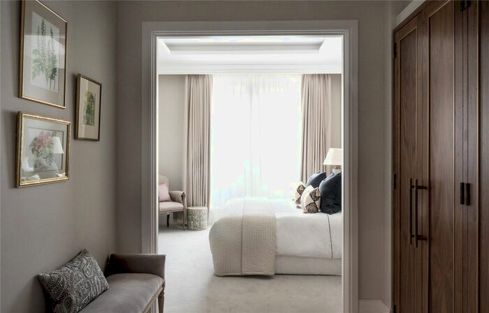 2 Bedroom Flat For Sale In Dovehouse Street, Chelsea, London, SW3