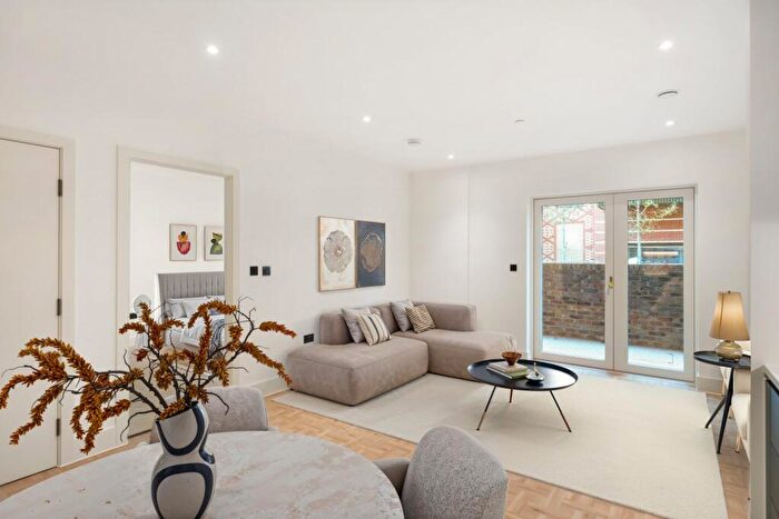 1 Bedroom Apartment To Rent In Monarch Square, London, SW11