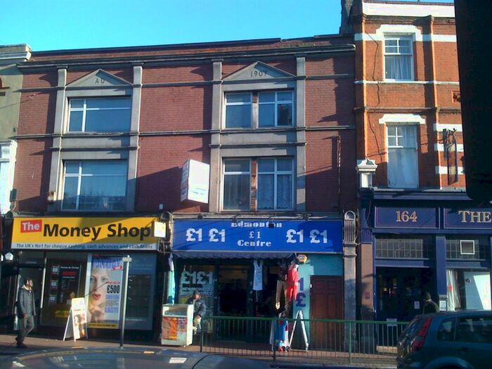 Studio To Rent In Fore Street, London, N18