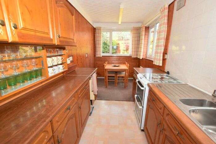 3 Bedroom Semi-Detached House For Sale In Kingswood Boulevard, Bebington, CH63