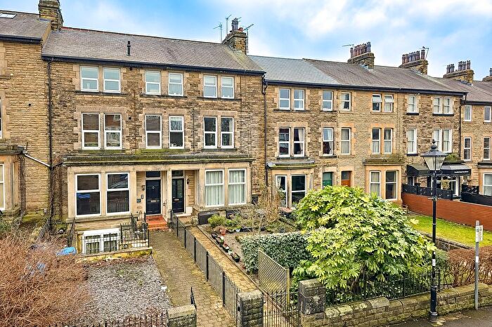 2 Bedroom Flat To Rent In Franklin Mount, Harrogate, HG1