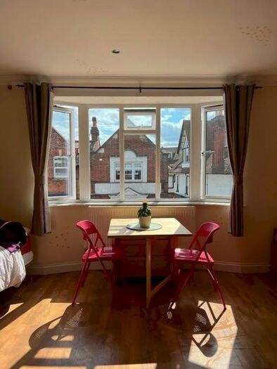 Studio To Rent In Selsdon Rd, South Croydon, CR2