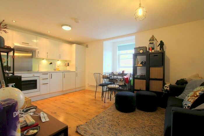 1 Bedroom Apartment To Rent In Lavender Hill, London, SW11