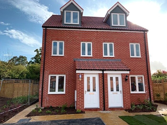 3 Bedroom Semi-Detached House To Rent In Brickworth Place, Swindon, SN3