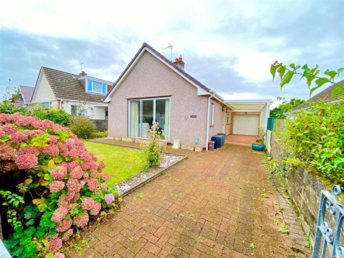3 Bedroom Detached Bungalow To Rent In Orchard Drive, Dan Y Graig, Porthcawl, Bridgend, CF36