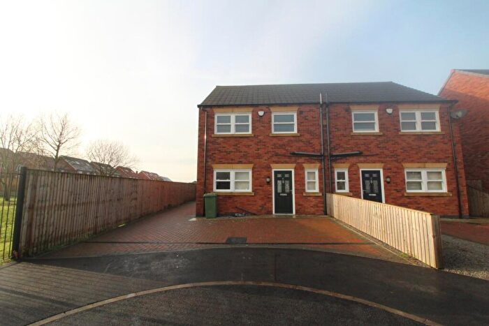 3 Bedroom Semi-Detached House To Rent In Foxglove Close, Scunthorpe, Lincolnshire, DN16