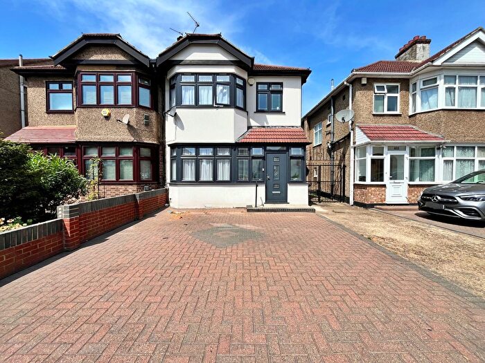 3 Bedroom Semi Detached House For Sale In Greenford Road, Greenford, UB6