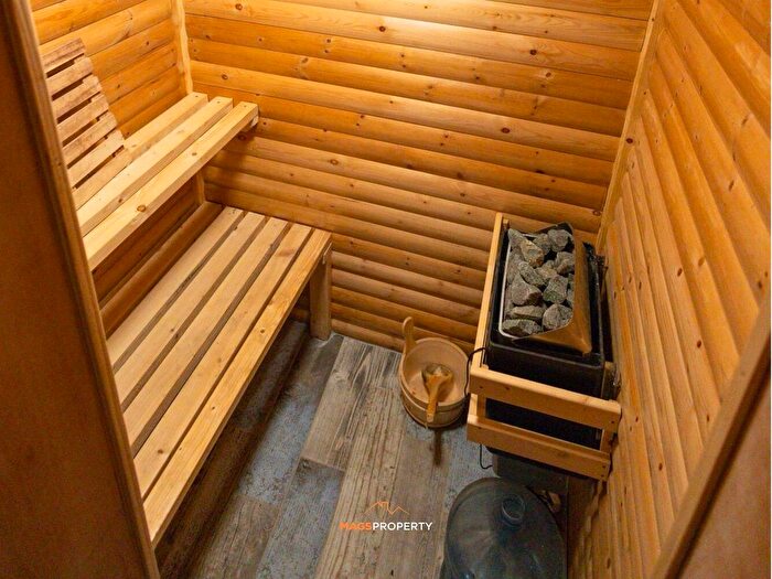 4 Bedroom Semi-Detached House For Sale In Tarbock Road, Huyton, L36