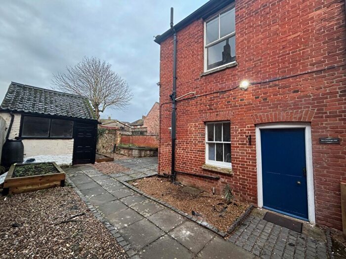 2 Bedroom Cottage To Rent In Station Street, Swaffham, PE37