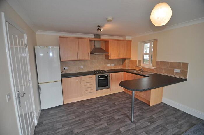 2 Bedroom Flat To Rent In Woolcombers Way, Tyersal, Bradford, BD4