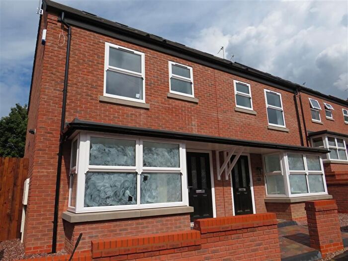 4 Bedroom Semi-Detached House To Rent In Hall End, Wednesbury, WS10