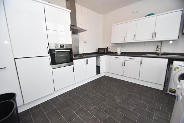 5 Bedroom House To Rent In Flaxland Avenue, Heath, Cardiff, CF14