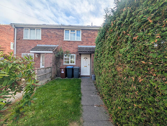 2 Bedroom Town House To Rent In Sycamore Close, Burbage, Hinckley, Leicestershire, LE10