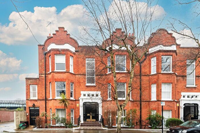 3 Bedroom Flat To Rent In Flanders Road, London, W4