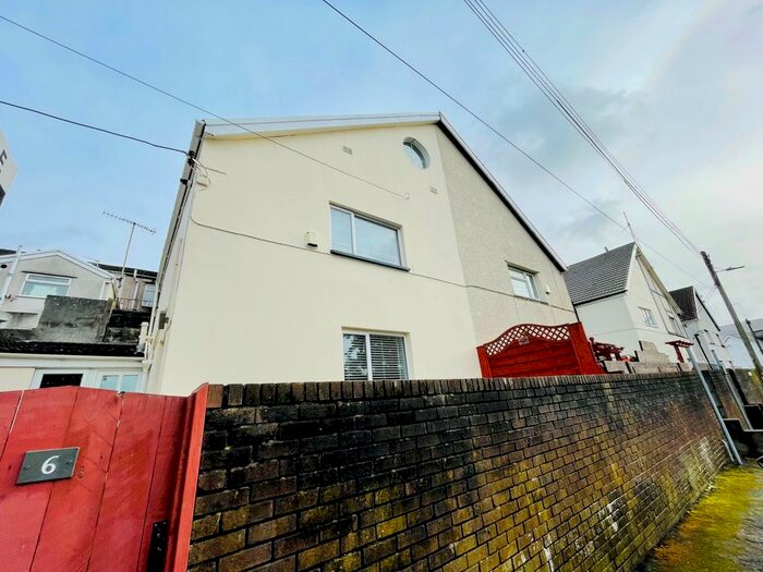 4 Bedroom Property To Rent In Cobden Place, Merthyr Tydfil, CF47