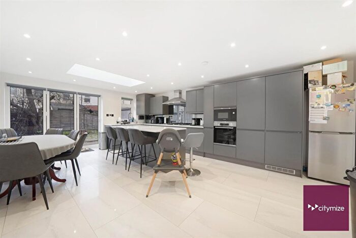 6 Bedroom Terraced House For Sale In Whyteville Road, London, E7