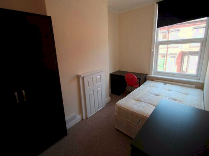 6 Bedroom House To Rent In Norwood Terrace, Leeds, LS6