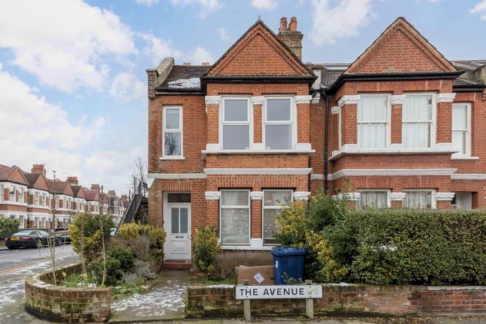 2 Bedroom Flat To Rent In The Avenue, London, W4