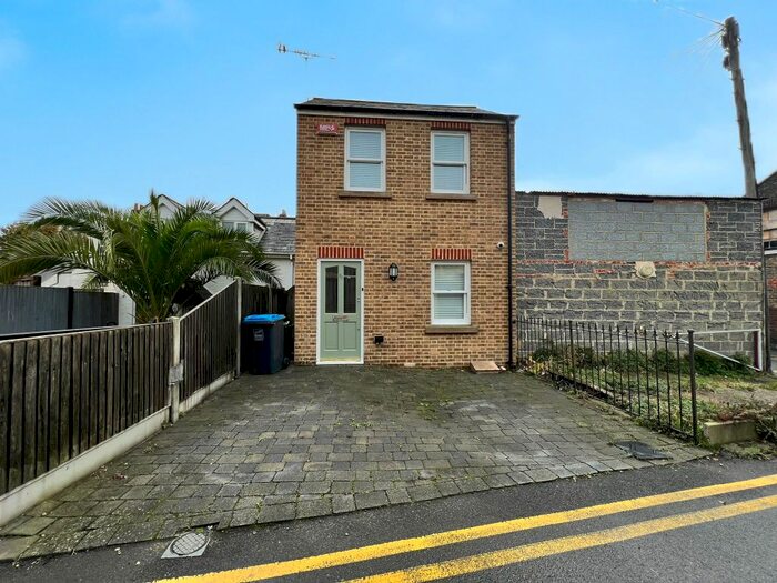 2 Bedroom Detached House To Rent In School Lane, Ramsgate, CT11