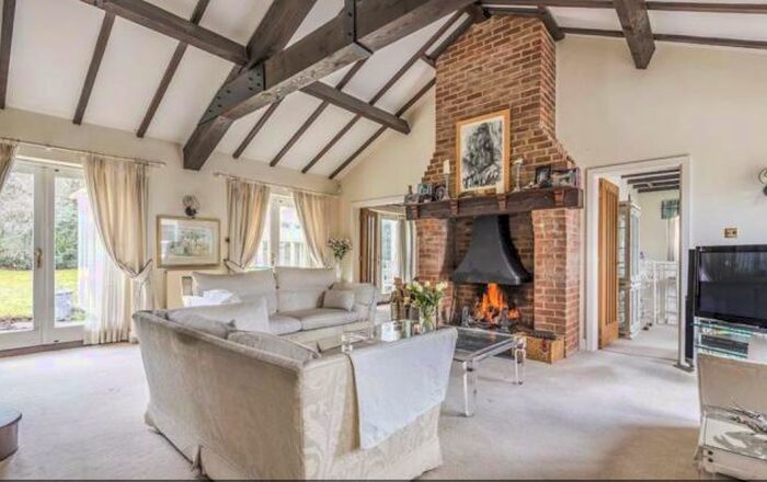 3 Bedroom Detached House For Sale In Woodgate Avenue, Northaw, Potters Bar, Hertfordshire, EN6