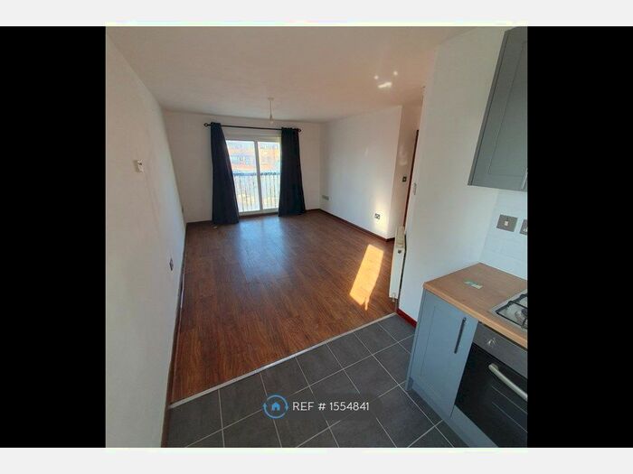 2 Bedroom Flat To Rent In Timperley Court, Widnes, WA8