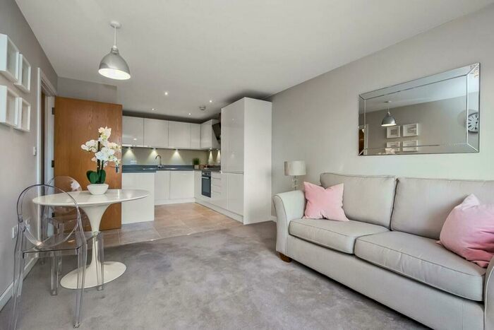 1 Bedroom Apartment To Rent In Anerley Park, Anerley, London, SE20