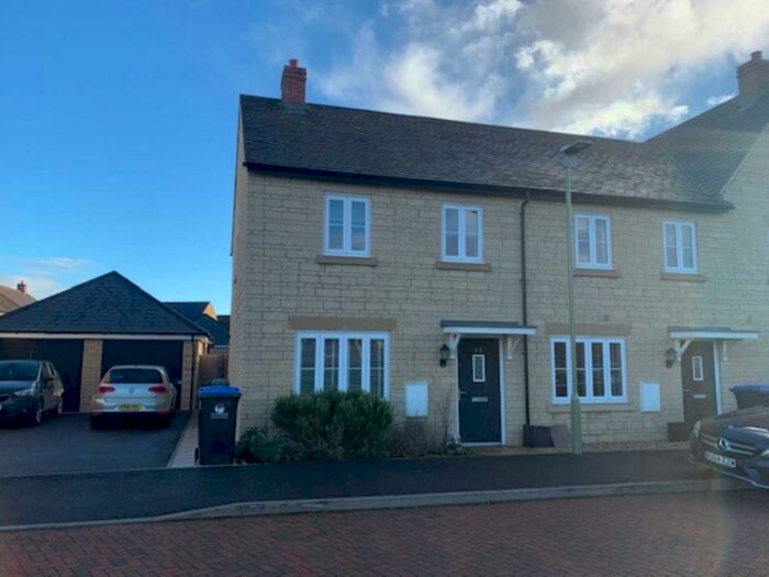 3 Bedroom Semi-Detached House To Rent In Empire Drive, Carterton, OX18
