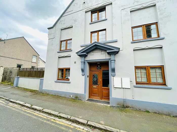 4 Bedroom House To Rent In Milford Haven, SA73