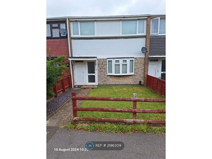 3 Bedroom Terraced House To Rent In Samples Way, Poole, BH17