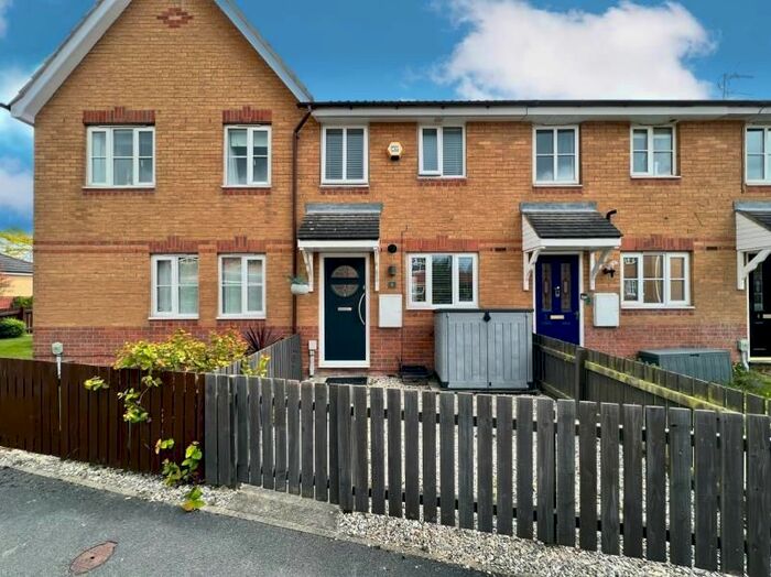 2 Bedroom Terraced House To Rent In Salcey Close, Kingswood, HU7