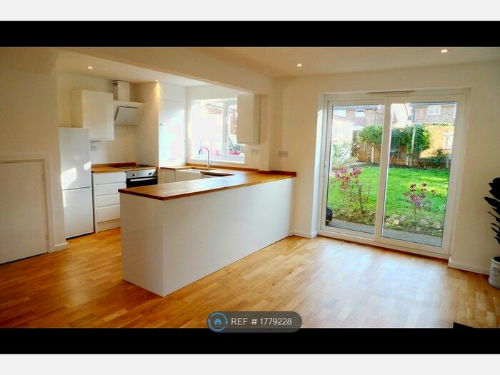 3 Bedroom Semi-Detached House To Rent In Sakins Croft, Harlow, CM18