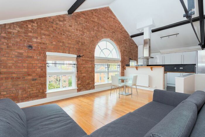 2 Bedroom Flat To Rent In The School House, Pages Walk, SE1