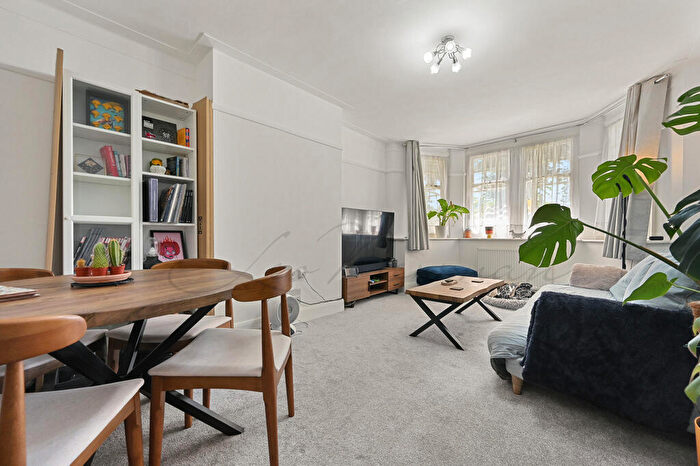 2 Bedroom Flat To Rent In Forest Rise, London, E17