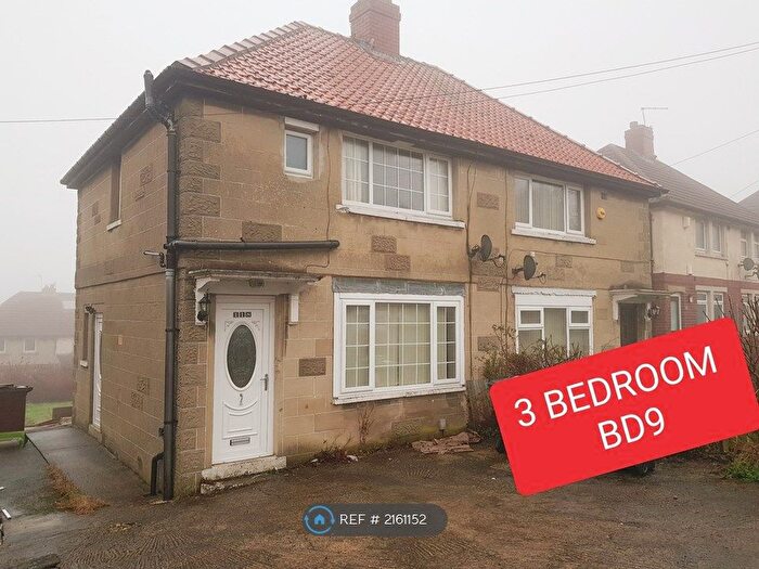 3 Bedroom Semi-Detached House To Rent In Lynfield Drive, Bradford, BD9