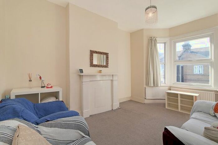 3 Bedroom Maisonette To Rent In Morval Road, Brixton, SW2