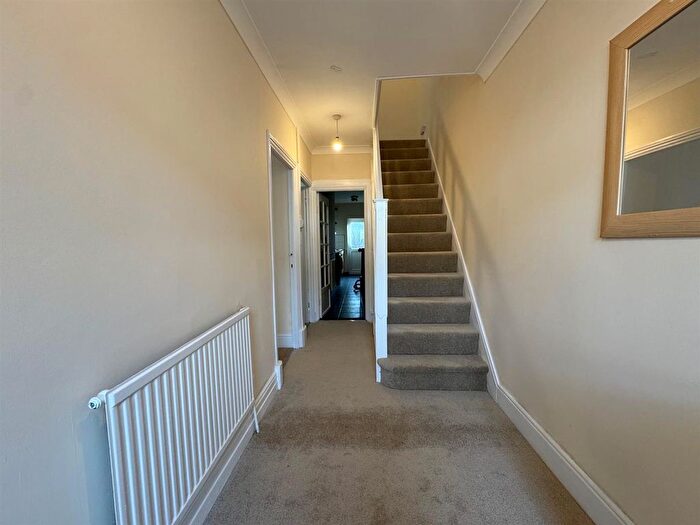 3 Bedroom Terraced House For Sale In Trinity Road, Southall, UB1