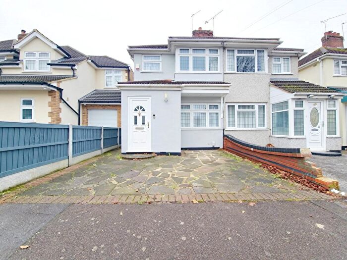2 Bedroom Semi-Detached House To Rent In Calbourne Avenue, Hornchurch, RM12