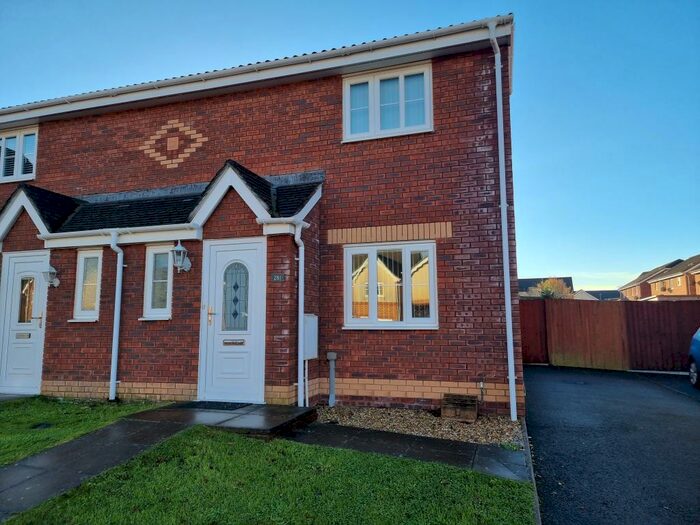 3 Bedroom House To Rent In Pant Bryn Isaf, Llwynhendy, Llanelli, SA14