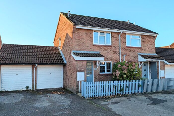 2 Bedroom Semi-Detached House For Sale In Grebe Close, Fareham, PO16