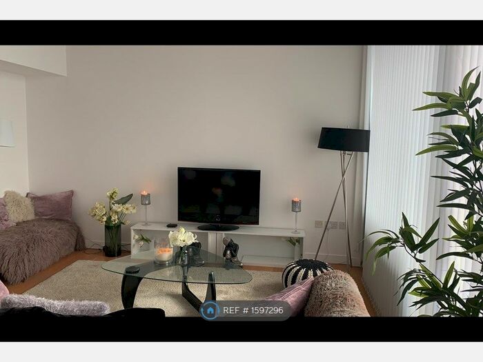 2 Bedroom Flat To Rent In Woodfield Road, Altrincham, WA14